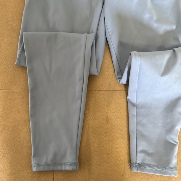 Periwinkle danskin leggings with pockets - Picture 5 of 5